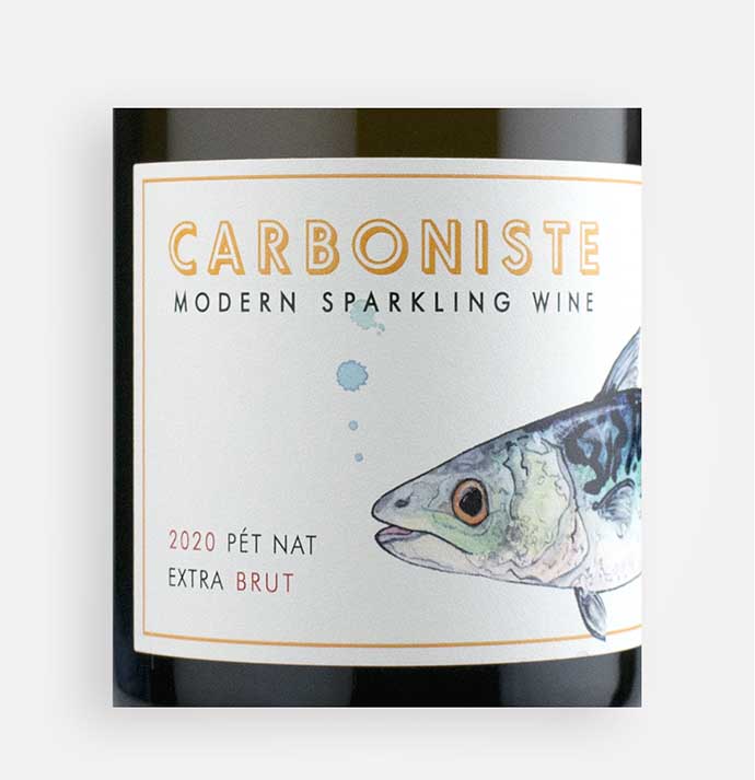 Front label close-up of Carboniste 2020 Mackerel Sparkling Pinot Grigio wine from California's Napa Valley